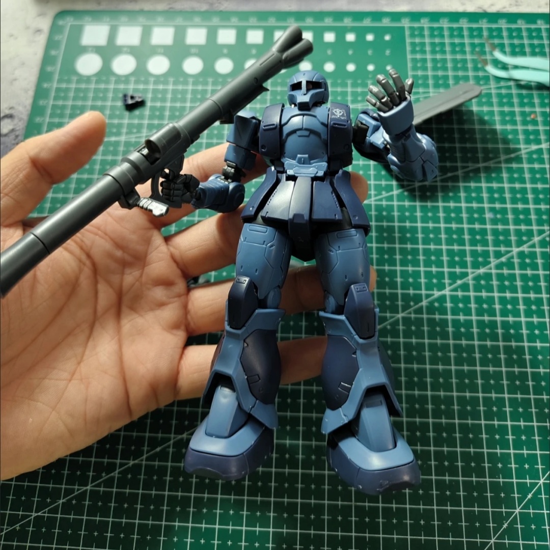Bandai Model Gundam Hg - GTO MS-05 HG 1/144 ザクブラックトライスターメカ組立モデルキットアクションフィギュアデスクトップ装飾人形おもちゃギフト