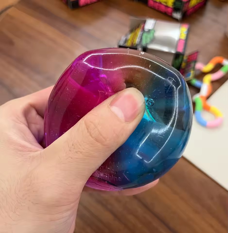 シーリング NeeDoh レインボーキューブ スクイッシー  - Fidget Cube Original のレビューと価格